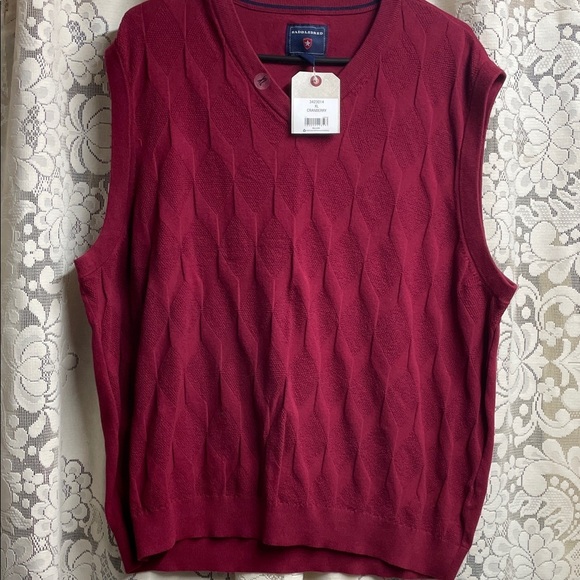 Saddlebred Other - Saddlebred Men's V-Neck Sweater in Cranberry NWT